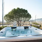 Nyaraló Floating House Blue Moon *