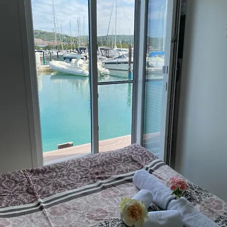 בית נופש Floating House Blue Moon