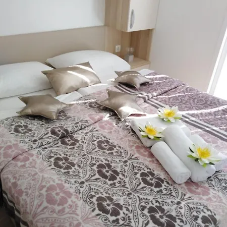 Floating House Blue Moon Prázdninový dům