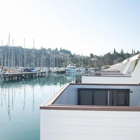 Floating House Blue Moon Ferienhaus Portorož