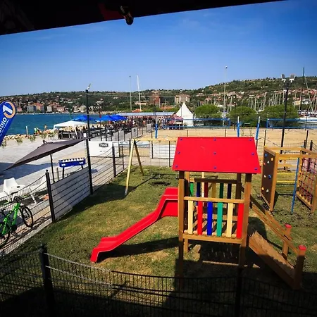 Floating House Blue Moon Casa de Férias Portorož