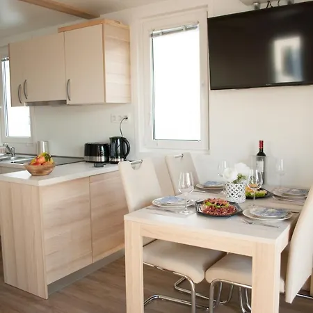 Ferienhaus Floating House Blue Moon
