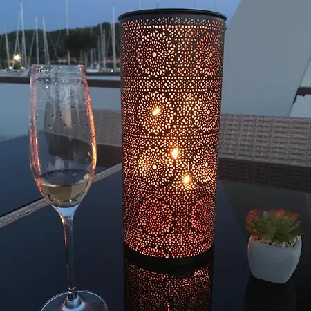 Prázdninový dům Floating House Blue Moon