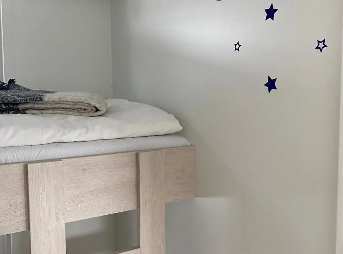 بيت للعطل Floating House Blue Moon *