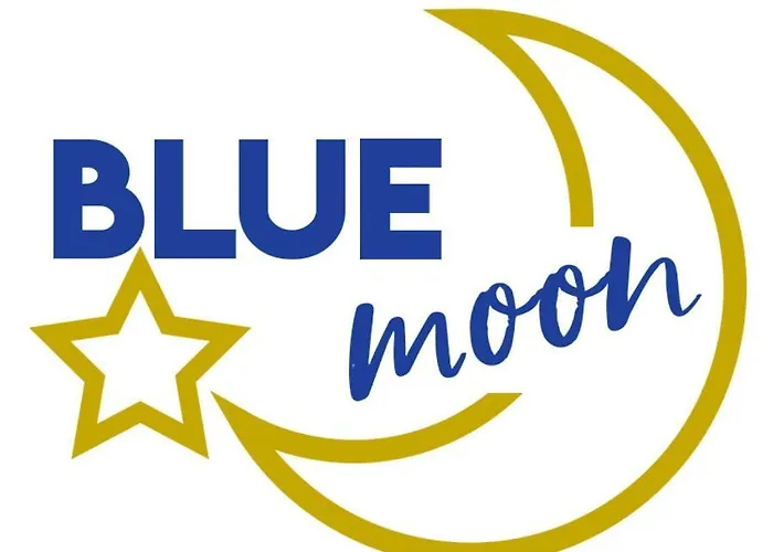 بيت للعطل Floating House Blue Moon *