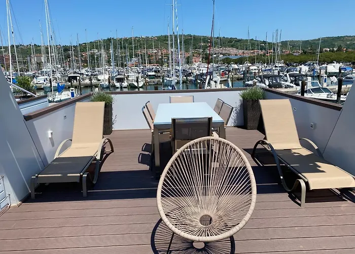 Floating House Blue Moon * Portorož