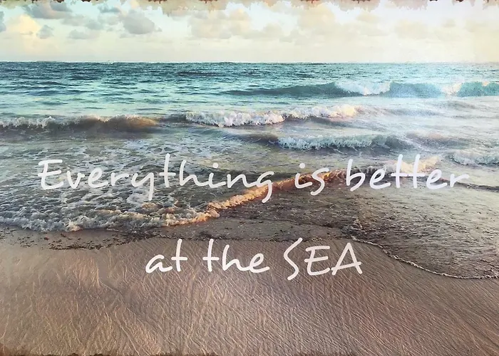 別荘 Floating House Blue Moon ポルトローシュ