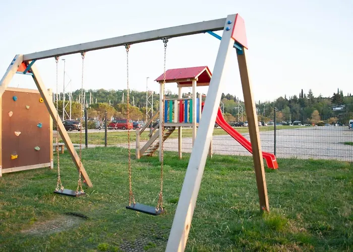 Floating House Blue Moon بورتوروز